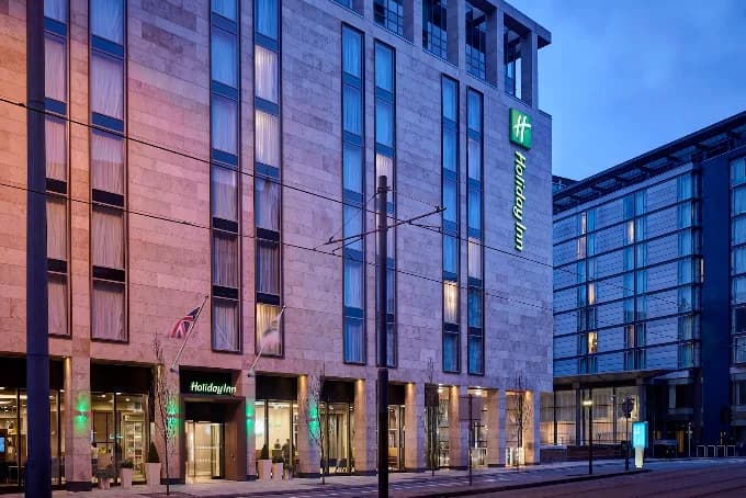 Holiday Inn Manchester Piccadilly at dusk, 25 Aytoun Street
